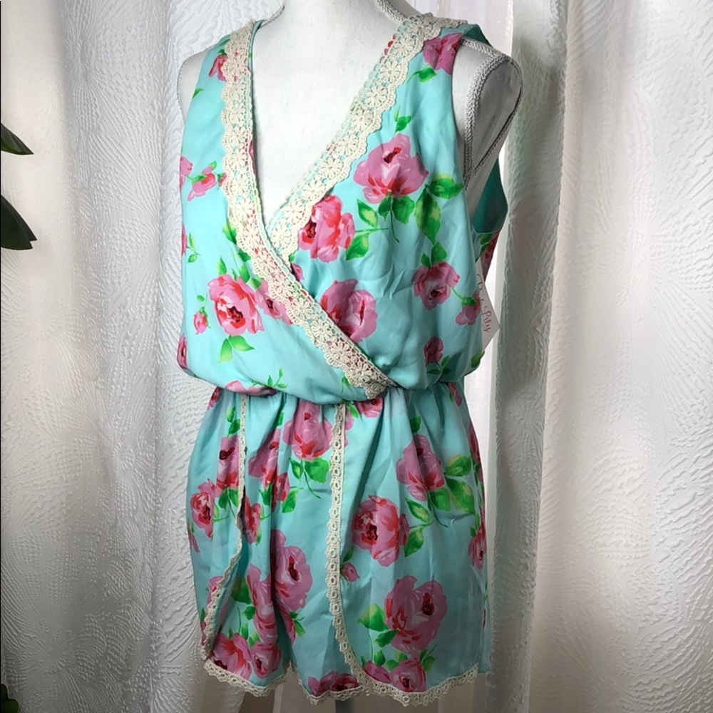 3/$20🍁Aqua & Pink Floral Romper NWT